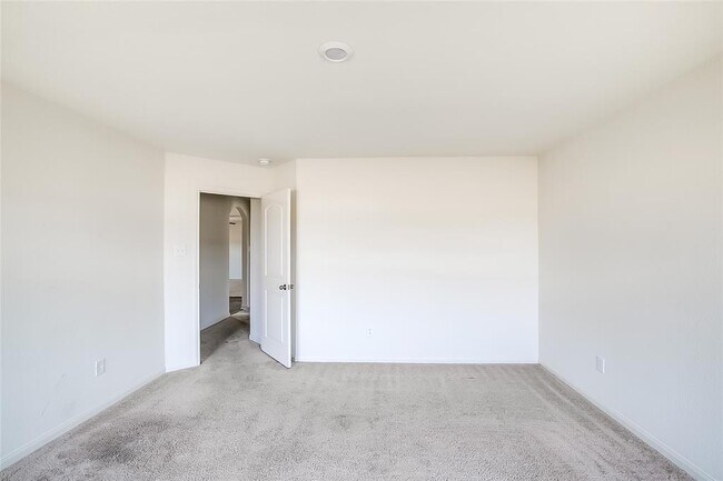 Building Photo - 18713 Quiet Range Dr