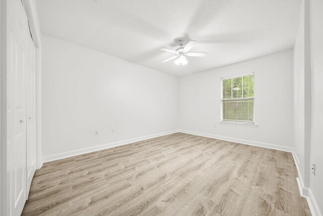 Building Photo - 94 Cll Escada