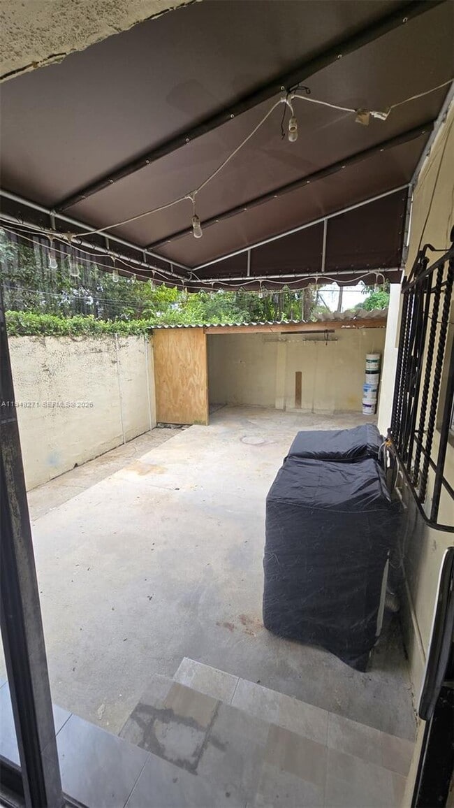 Building Photo - 2340 SW 11th St