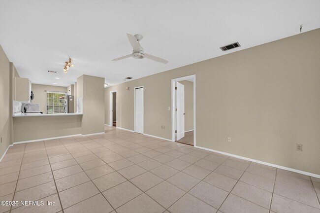 Building Photo - 838 Lawnwood Ave NE