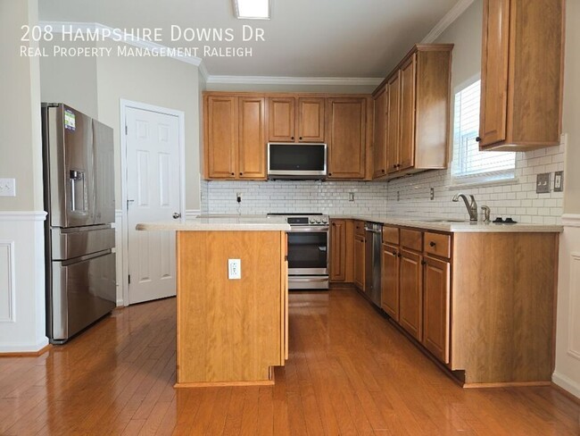 Building Photo - 208 Hampshire Downs Dr