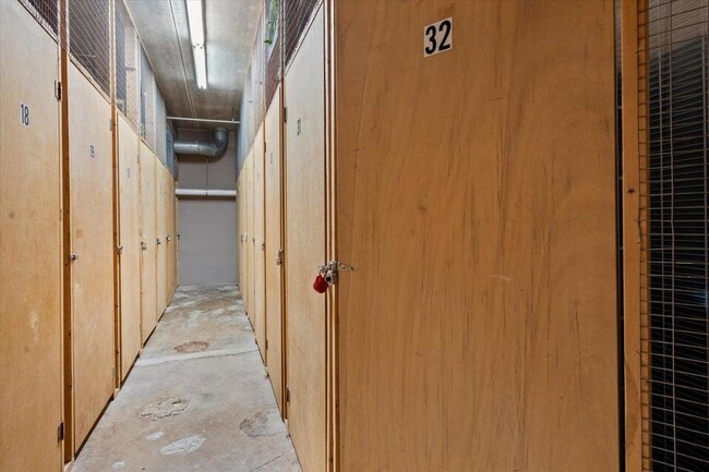 Building Photo - 270 E Highland Ave