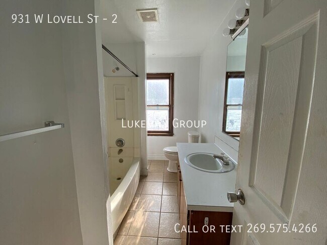 Building Photo - 931 W Lovell St