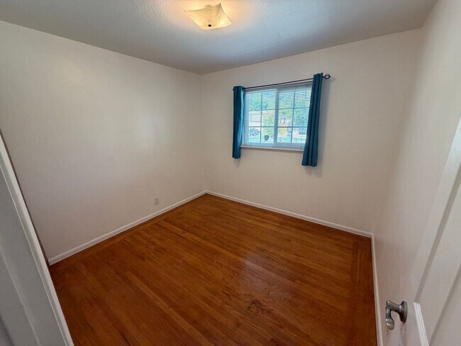 Building Photo - 7210 Zelinda Dr