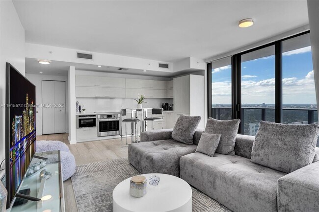 Primary Photo - 55 SW 9th St