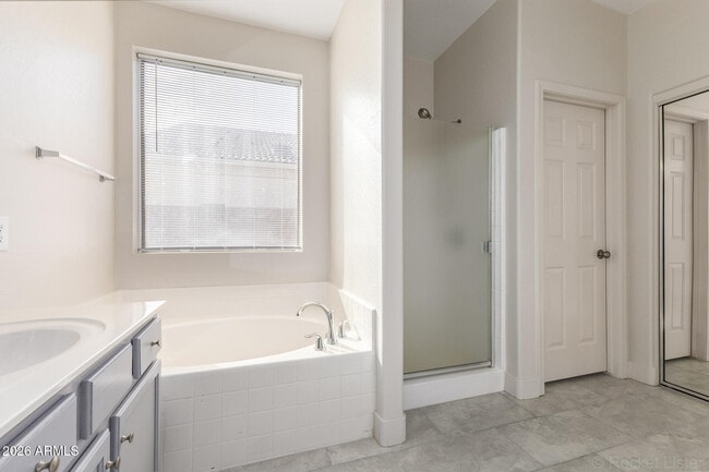 Building Photo - 5665 W Laurie Ln