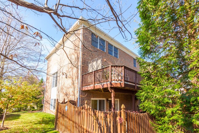 Building Photo - Lovely and Sought After Home for Rent in t...