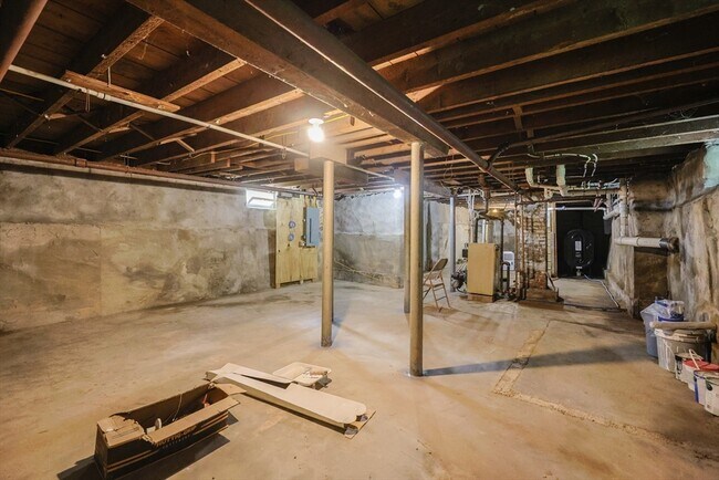 Building Photo - 1250 Pleasant St