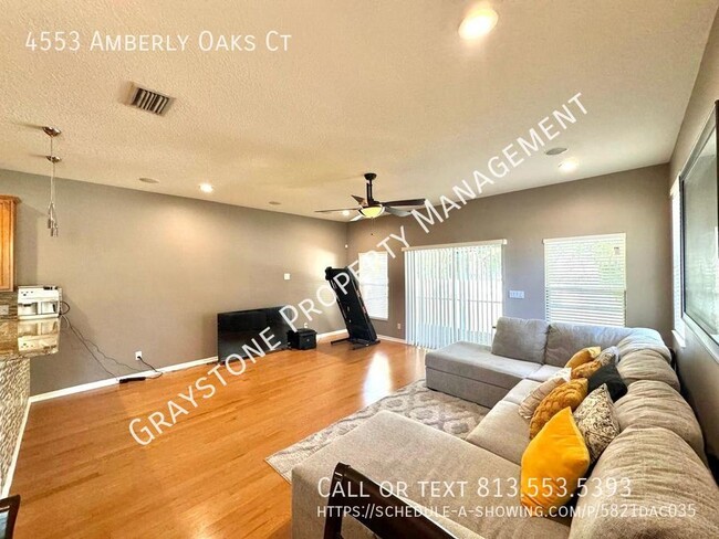 Building Photo - Charming End-Unit 3 Bed / 2.5 Bath Townhom...