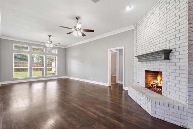 Building Photo - Home in Midlothian