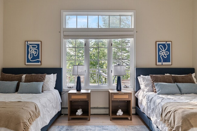 Building Photo - 321 Museum Village Rd