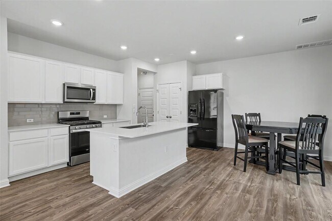 Building Photo - 8518 Leroi Dr