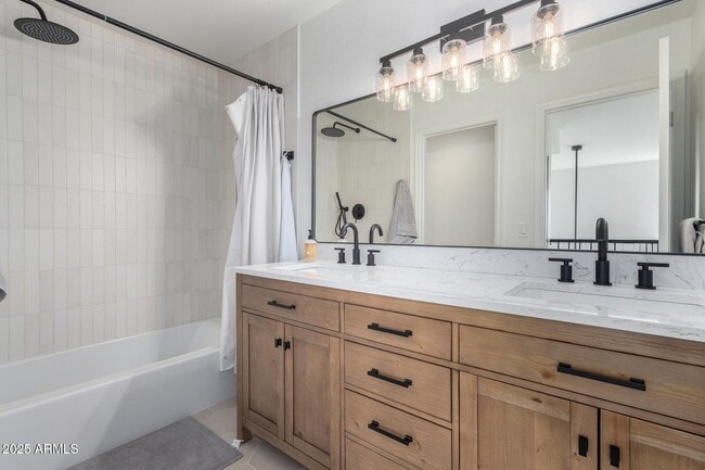 Building Photo - 6513 N 81st Pl