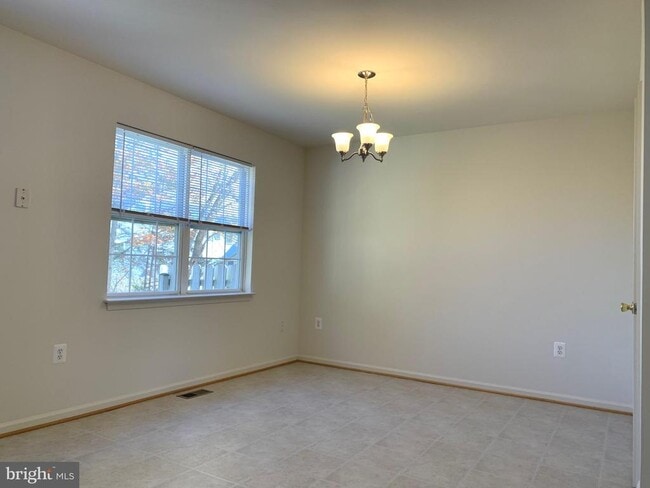 Building Photo - 211 Merrill Ct