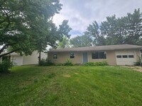 Building Photo - Beautiful 3 bed 1 bath house