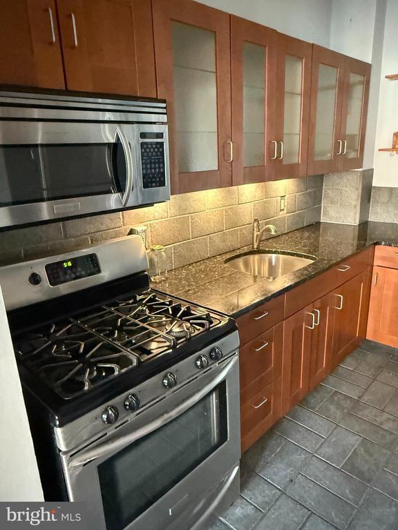 Building Photo - 3265 Salmon St