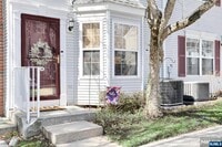 Building Photo - 2051 Charles