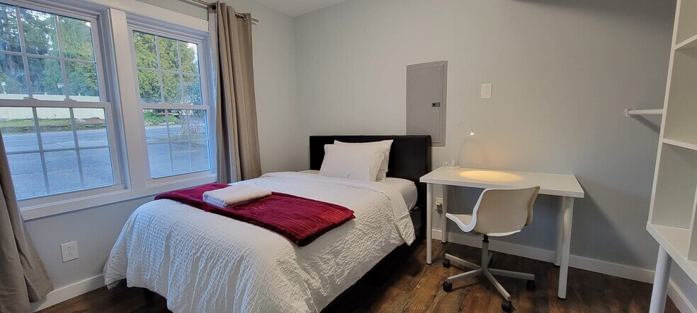 Building Photo - 19925 Wallingford Ave N