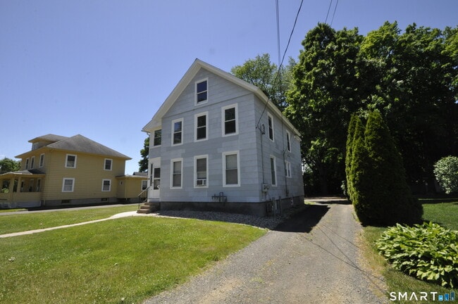 Building Photo - 17 Hough St