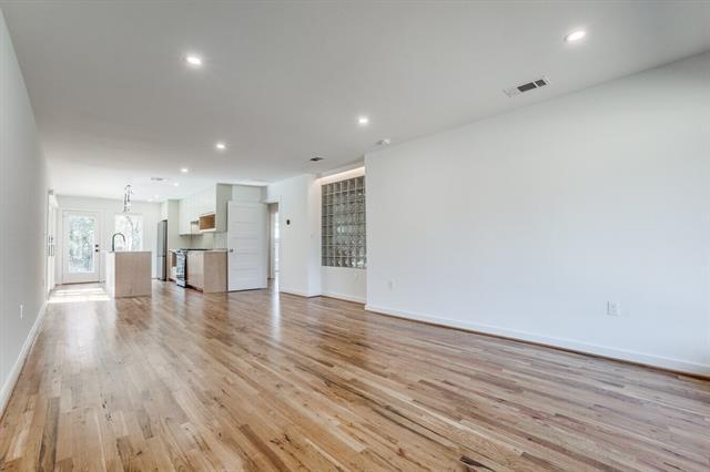 Building Photo - 1820 Mariposa Dr