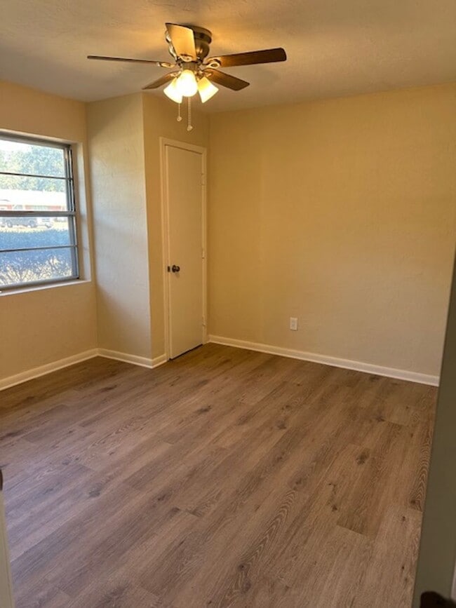 Building Photo - 4/2/1  LISD Fenced yard and pet friednly