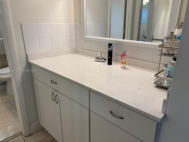 Building Photo - 351 Cambridge Rd