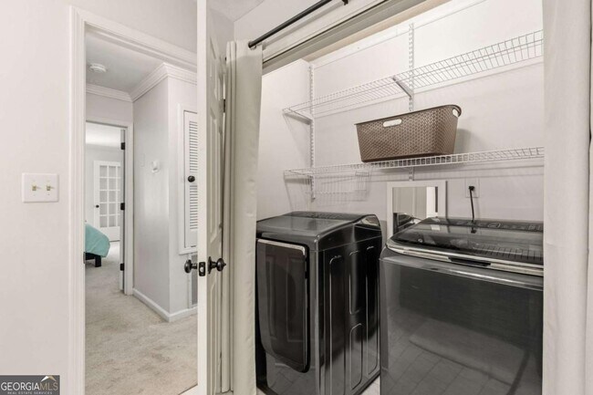 Building Photo - 24307 Plantation Dr NE