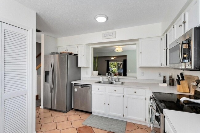Building Photo - 4258 E Weeping Willow Cir