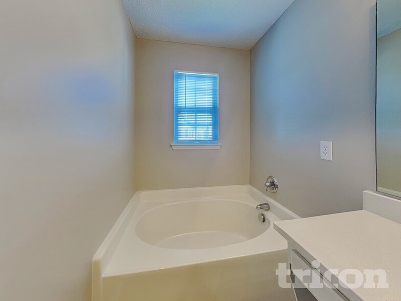 Building Photo - 7021 Paint Rock Ln