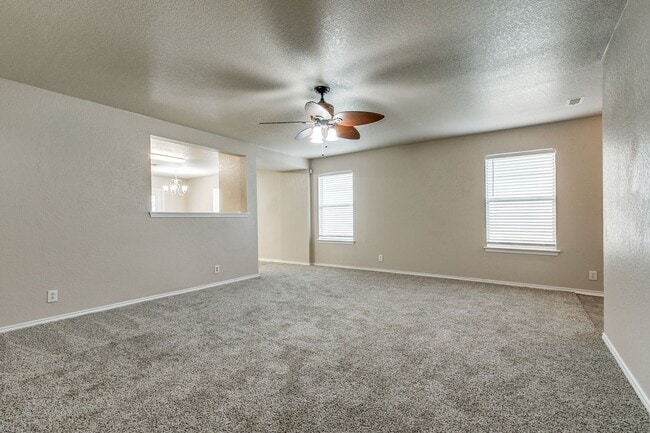 Building Photo - Charming 3/2/2 single-story home in highly desirable Westover Crossing