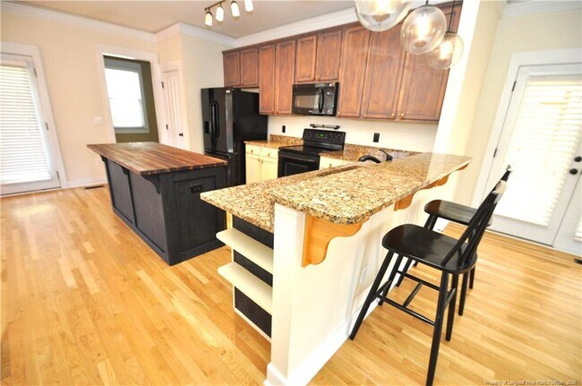 Building Photo - 1164 Trentini Ave