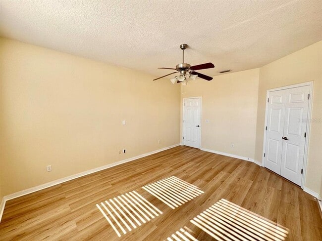 Building Photo - 610 15th Ave NW