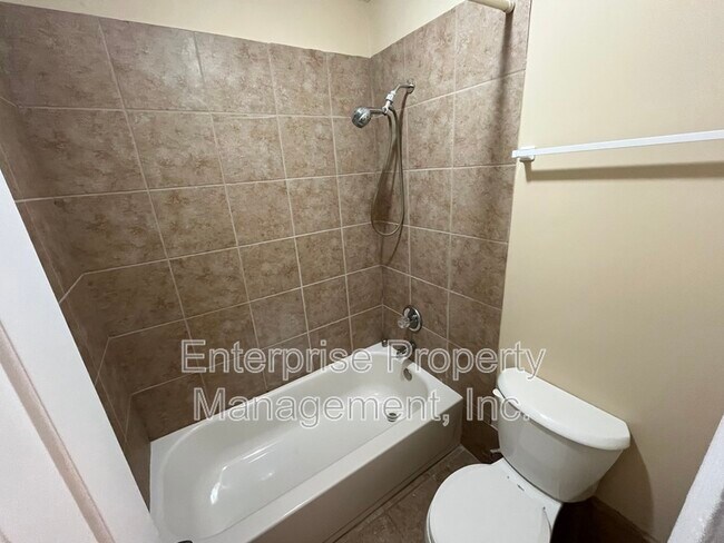 Building Photo - 3637 Haughton Ln