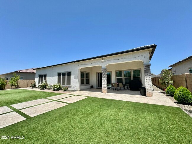 Building Photo - 3453 E Aloe Dr