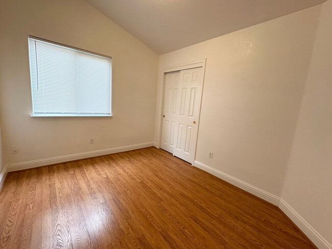 Building Photo - 2 WEEKS FREE RENT December Special Beautiful home in Turlock