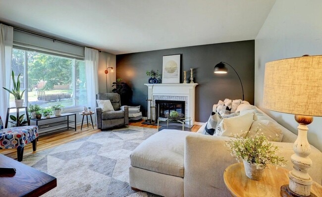 Building Photo - 1441 Lewison Ave NE