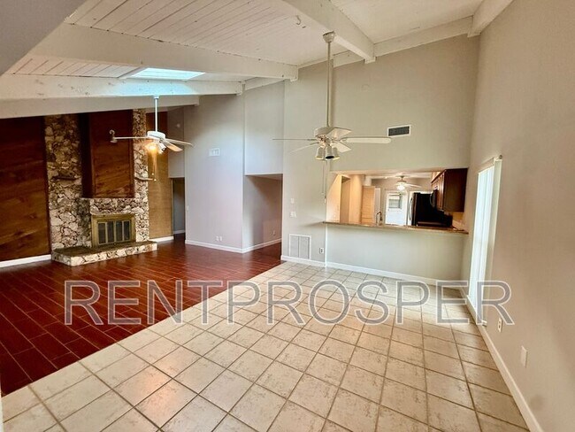 Building Photo - 1103 Dappled Elm Ln