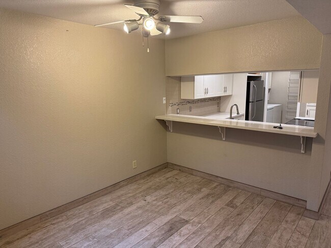 Building Photo - 510 Canyon Oaks Dr