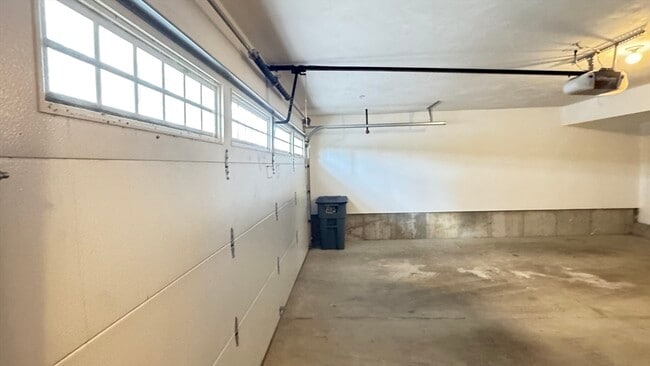 Building Photo - 75 Brackett St