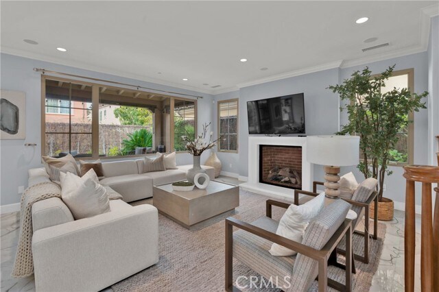 Building Photo - 67 Livia