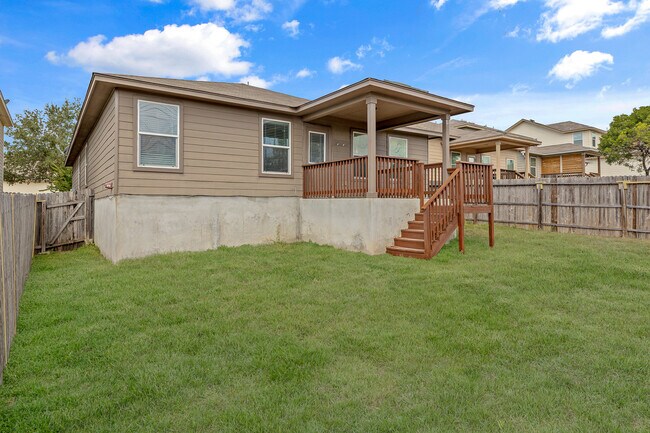 Building Photo - 2122 York Bend