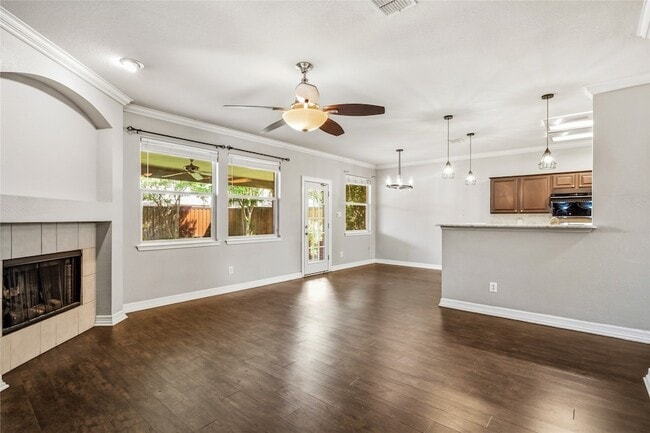 Building Photo - 2305 Orchid Dr