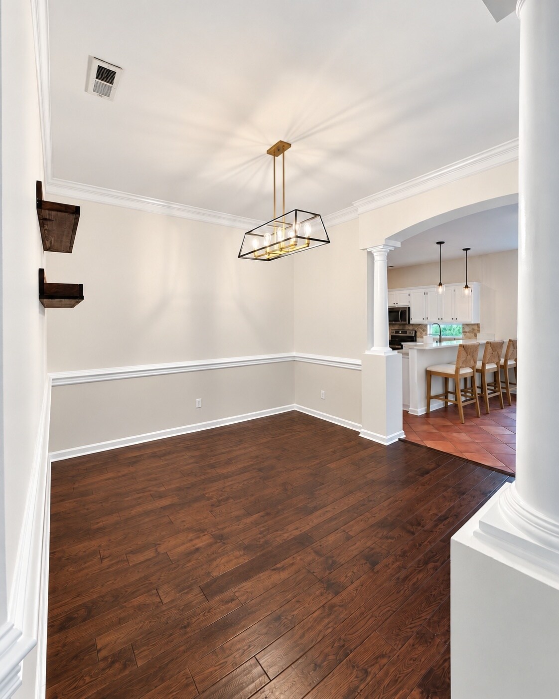 Building Photo - 933 S Woodstone Ln