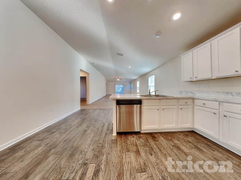 Building Photo - 8430 Cape Fox Dr