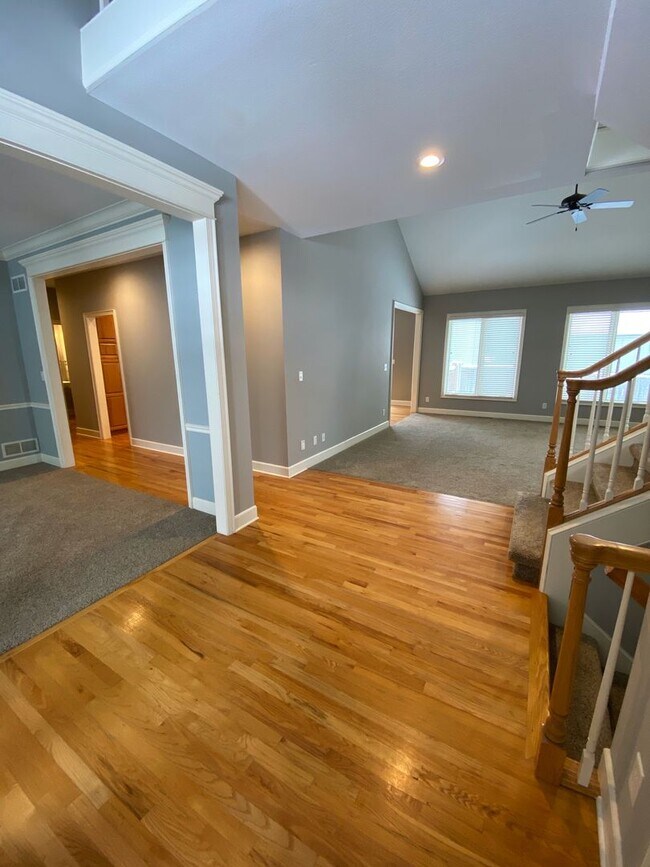 Building Photo - Wonderful Fox Chase home with fantastic sp...