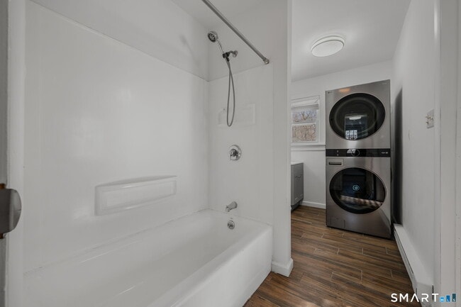 Building Photo - 127 Spithead Rd