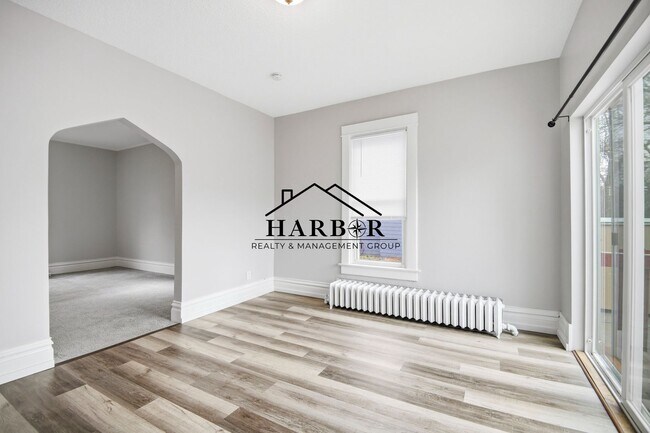 Building Photo - 1/2 Off first full month of rent!