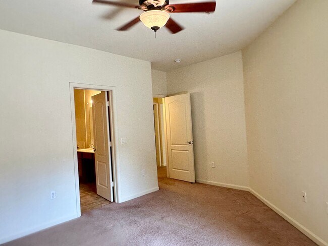 Building Photo - Welcome Home To This Adorable North Natomas Condo!