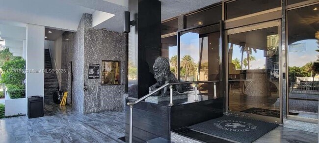 Building Photo - 5401 Collins Ave