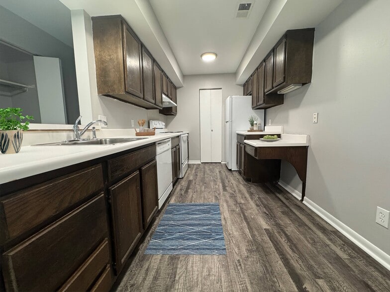 Building Photo - Centurion House